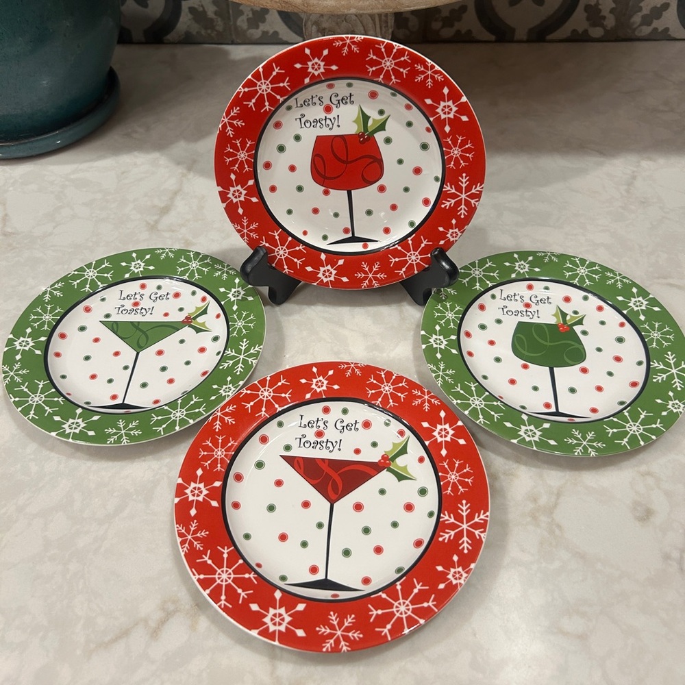 222 Fifth “Let’s Get Toasty” Holiday Style Appetizer/Dessert Plates-Set of 4 EUC